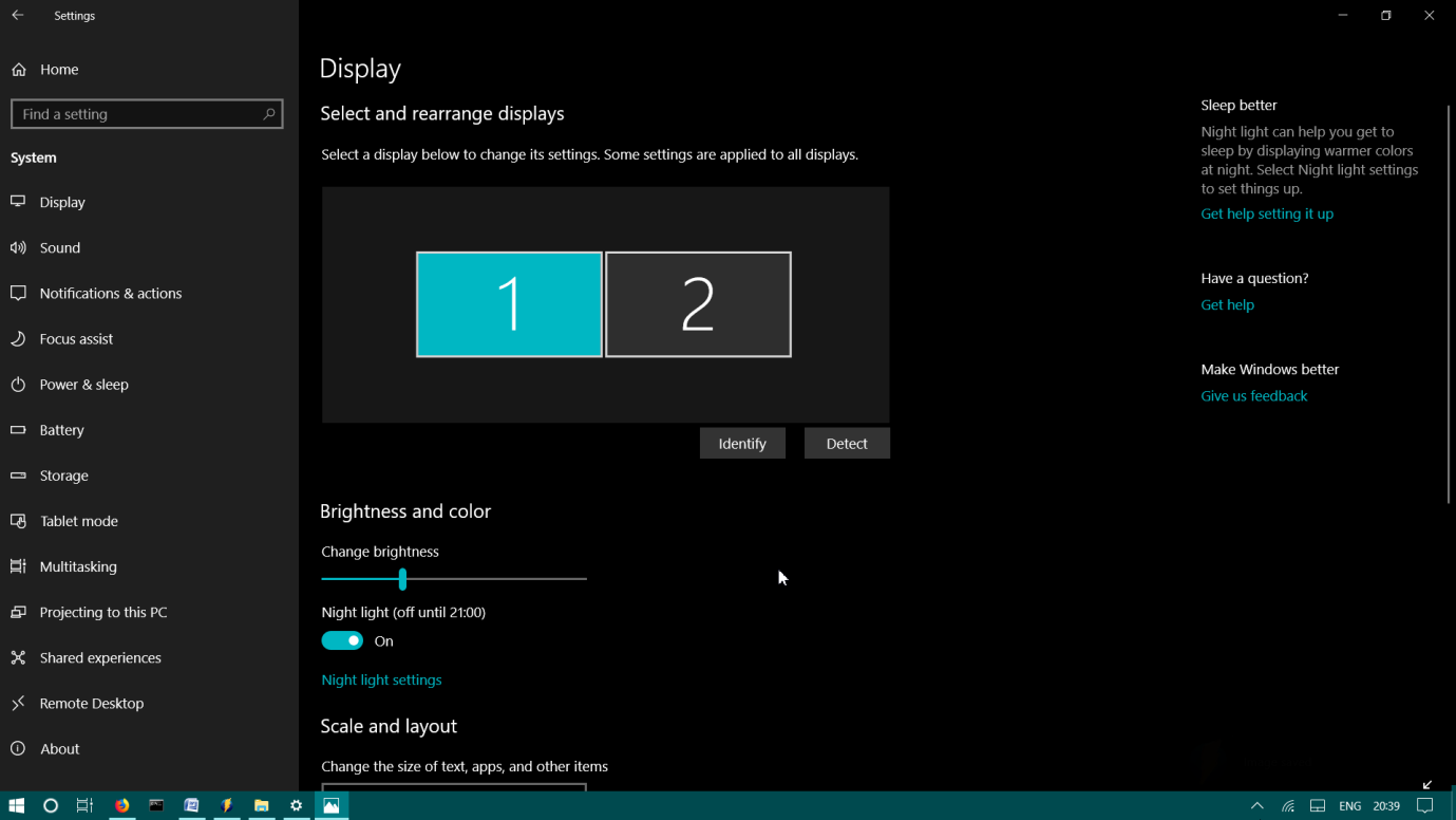 how to adjust resolution on second monitor windows 10
